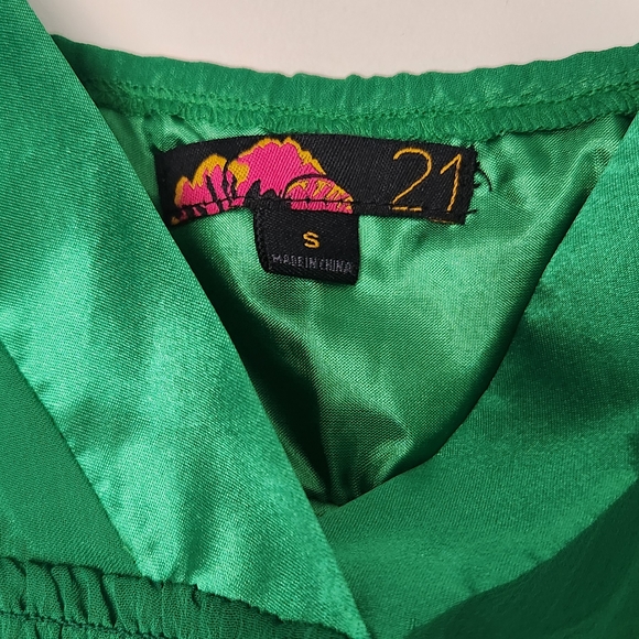 Vibrant Green Dress - Picture 2 of 4